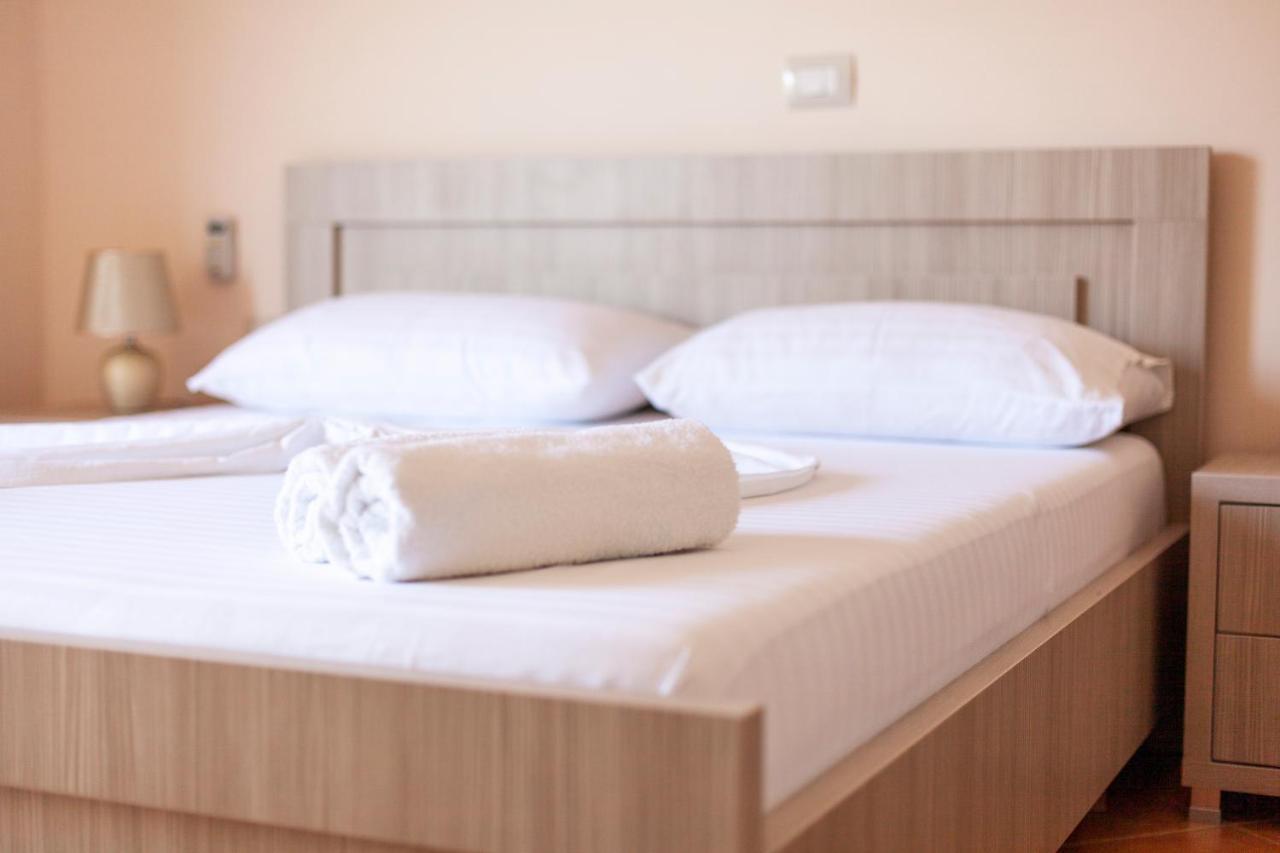 Toni Retzo Rooms Himare Luaran gambar